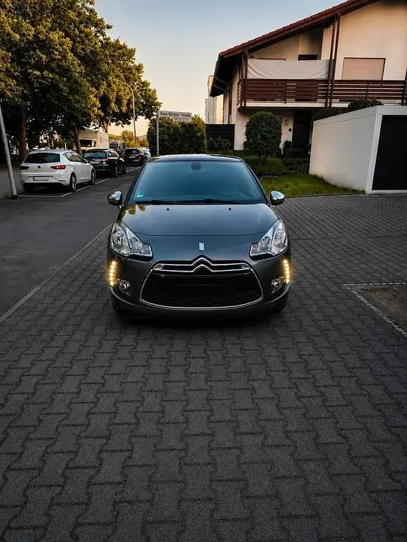 Gebraucht Citroën DS3 Sport Chic 156 PS (114 kW) 2011 Grau Kleinwagen