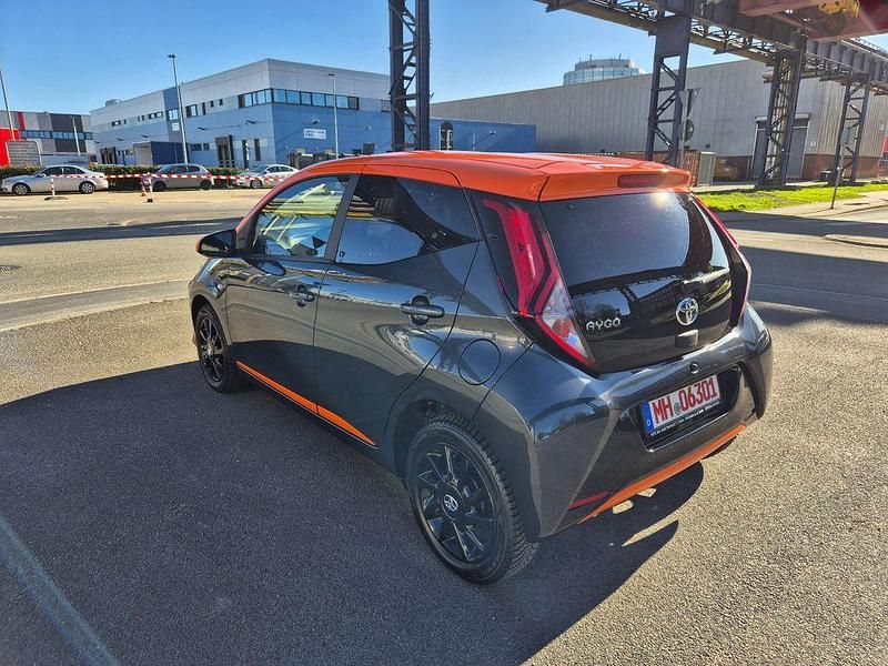 Gebraucht Toyota Aygo 72 PS (52 kW) 2020 Grau Kleinwagen