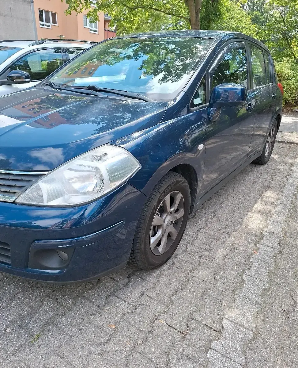 Gebraucht Nissan Tiida 110 PS (80 kW) 2009 Blau Kleinwagen