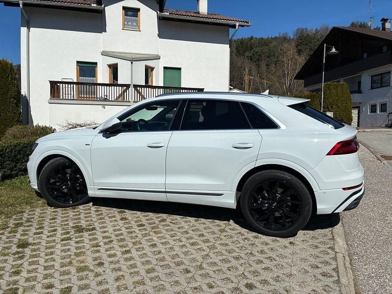 Gebraucht Audi Q8 S-Line 286 PS (210 kW) 2021 Weiß SUV