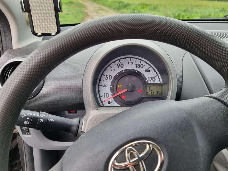Schwarz Gebraucht 2009 Toyota Aygo Kleinwagen | 899 € (Guter Preis) - Bild 1/4
