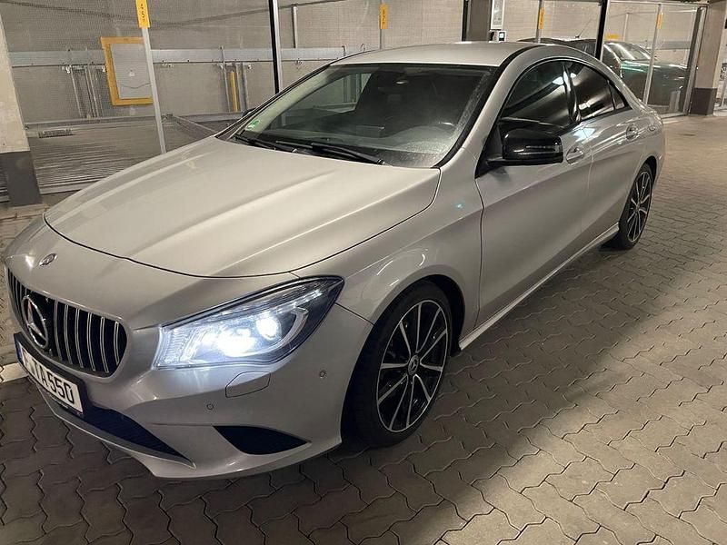 Gebraucht Mercedes CLA220 Urban 170 PS (125 kW) 2014 Silber Limousine