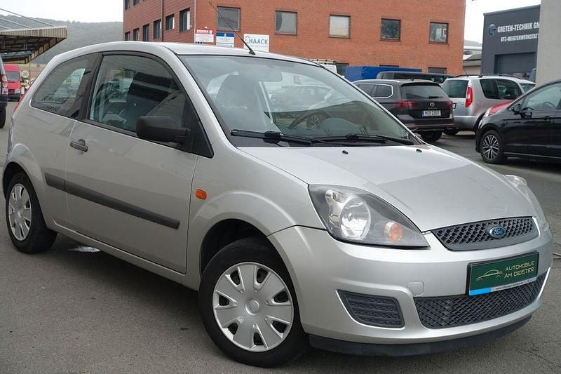 Silber Gebraucht 2007 Ford Fiesta Fun X Kleinwagen | 3.490 € (Fairer Preis) - Bild 1/4