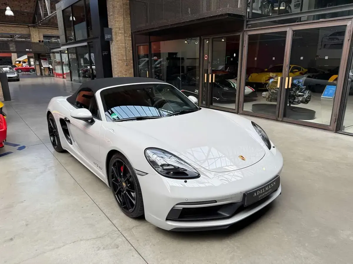 Gebraucht Porsche 718 400 PS (294 kW) 2024 Kreide Cabrio