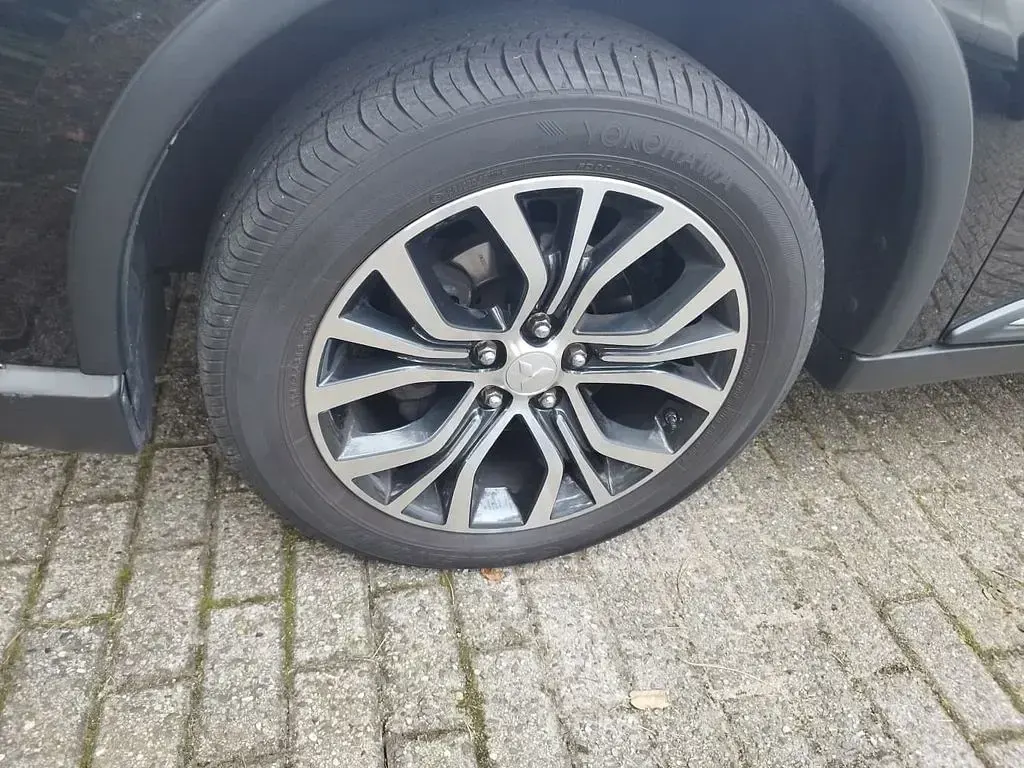 Begagnad Mitsubishi Outlander 150 HK (110 kW) 2016 Svart SUV