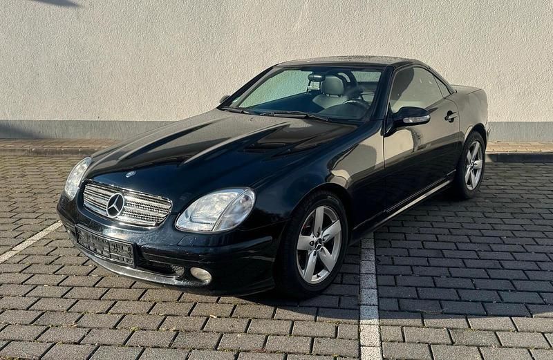 Schwarz Gebraucht 2001 Mercedes SLK200 Cabrio | 3.999 € (Fairer Preis) - Bild 1/4