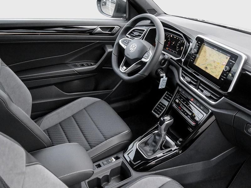 Neu VW T-Roc Cabriolet R-line 150 PS (110 kW) 2025 Deep black perleffekt Cabrio