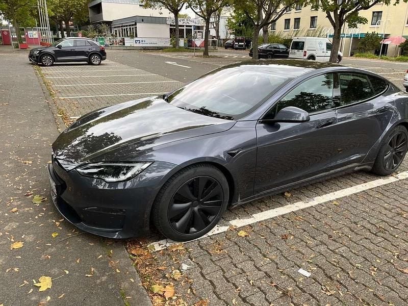 Grau Gebraucht 2023 Tesla Model S Limousine | 68.050 € - Bild 1/4