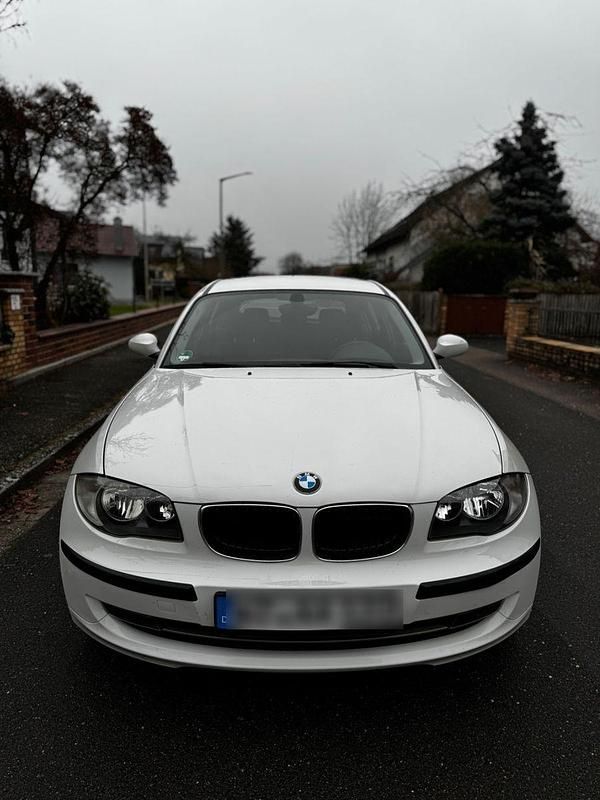 Gebraucht BMW 118 150 PS (110 kW) 2007 Weiß Kleinwagen