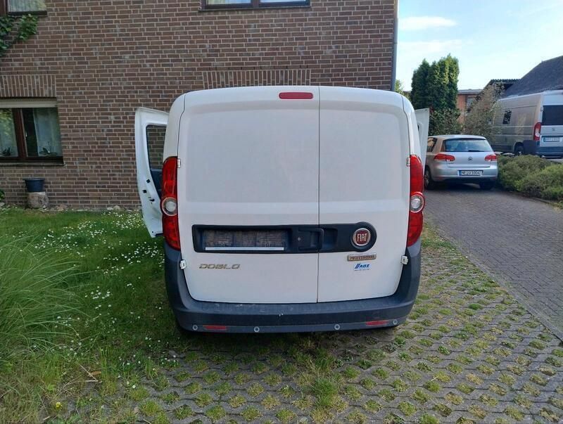 Weiß Gebraucht 2020 Fiat Doblò Van / Kleinbus | 8.000 € - Bild 1/4