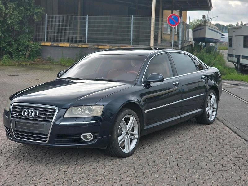 Second-hand Audi A8 450 CP (330 kW) 2005 Albastru Berlinǎ