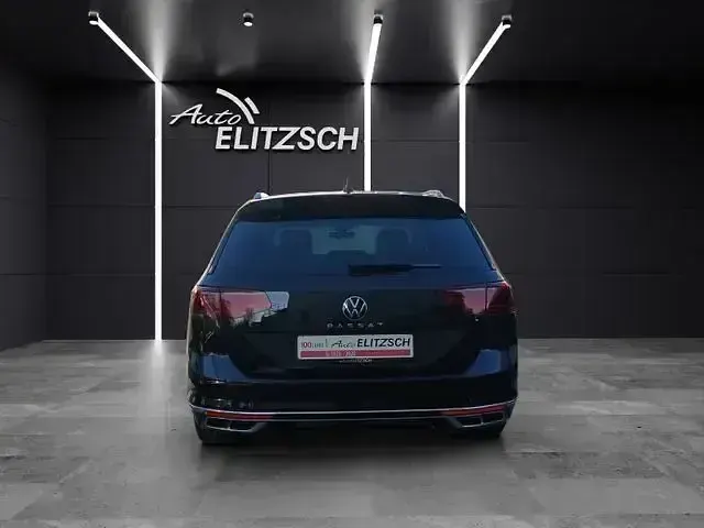 Gebraucht VW Passat R-line 200 PS (147 kW) 2022 Deep black perleffekt Kombi