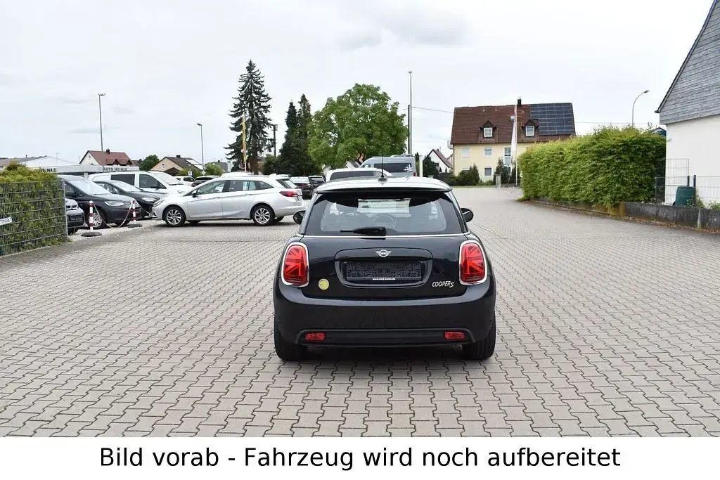 Gebraucht Mini Cooper SE Essential 135 kW (184 PS) 2023 Schwarz Kleinwagen