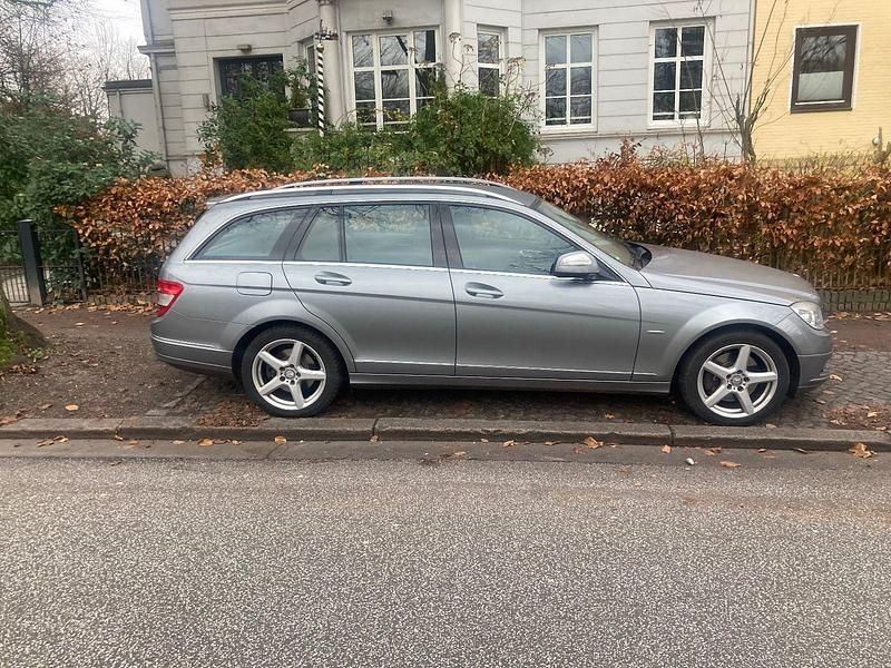 Grau Gebraucht 2008 Mercedes 320 Kombi | 8.450 € (Etwas zu teuer) - Bild 1/4