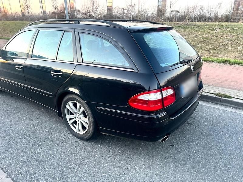 Second-hand Mercedes E280 231 CP (169 kW) 2006 Negru Break