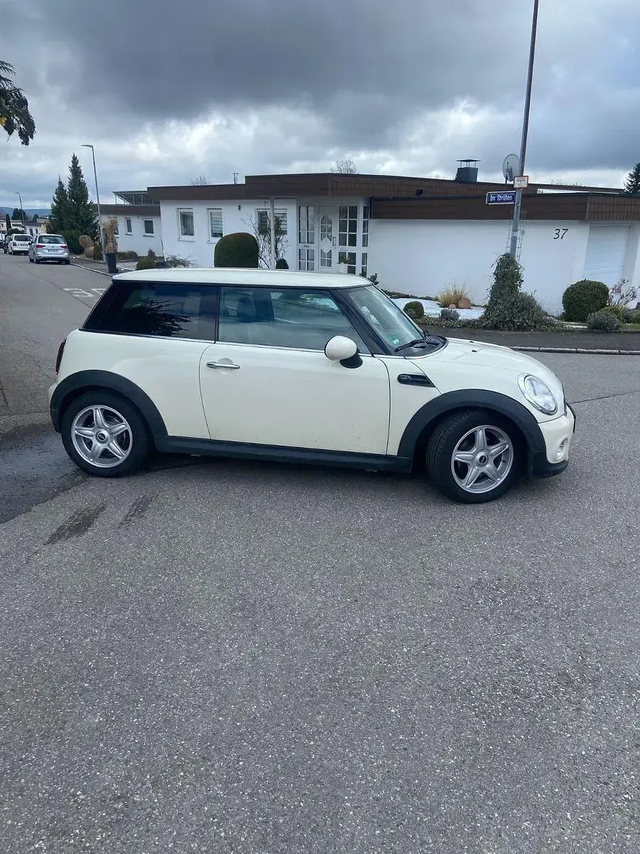 Używany Mini One D 90 KM (66 kW) 2012 Beżowy Hatchback