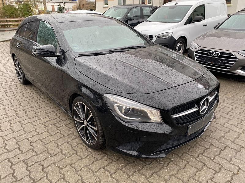 Gebraucht Mercedes CLA200 136 PS (100 kW) 2015 Schwarz Kombi