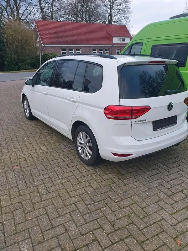Gebraucht VW Touran 115 PS (84 kW) 2017 Weiß Van / Kleinbus