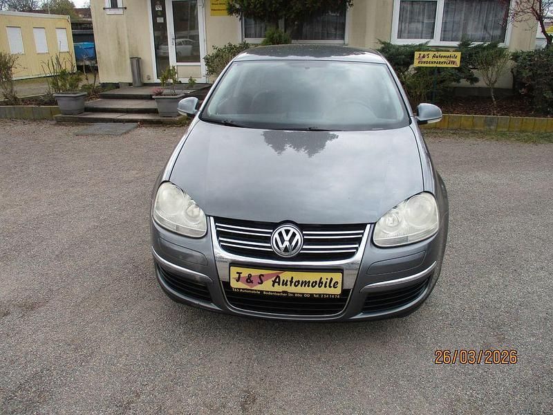 Gebraucht VW Jetta Trendline 116 PS (85 kW) 2006 Silber Limousine