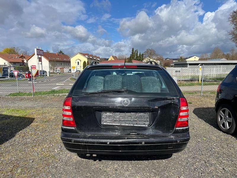 Gebraucht Mercedes C180 Avantgarde 143 PS (105 kW) 2004 Schwarz Kombi