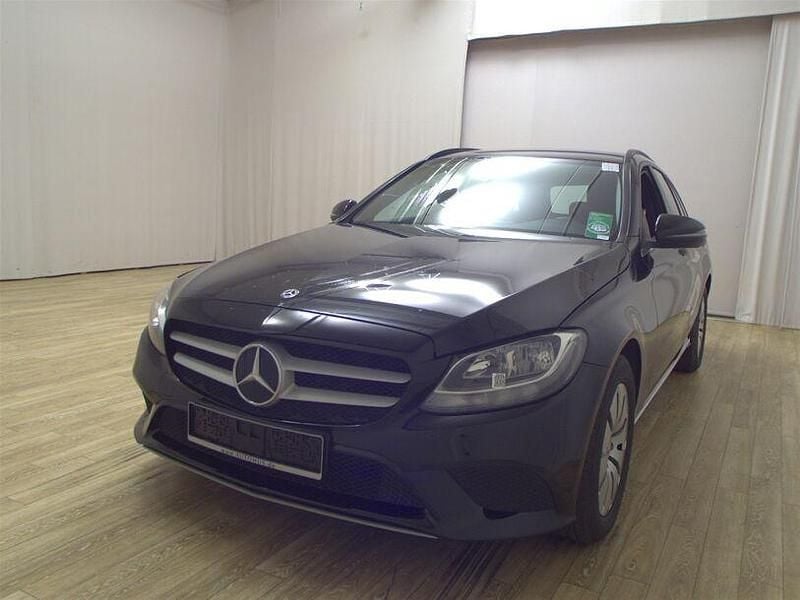Second-hand Mercedes C200 160 CP (117 kW) 2019 Negru Berlinǎ
