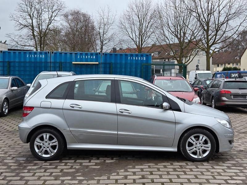 Gebraucht Mercedes B170 116 PS (85 kW) 2006 Silber Van / Kleinbus