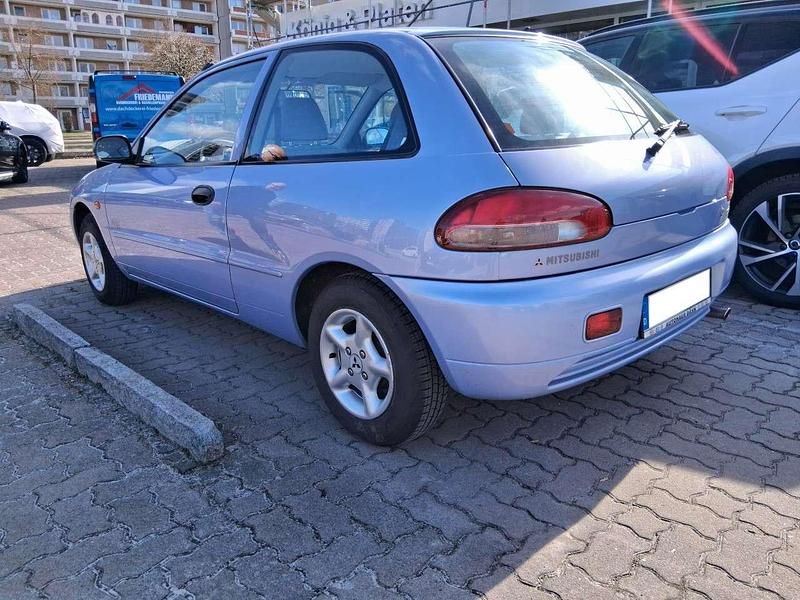 Gebraucht Mitsubishi Colt 75 PS (55 kW) 1995 Blau Kleinwagen