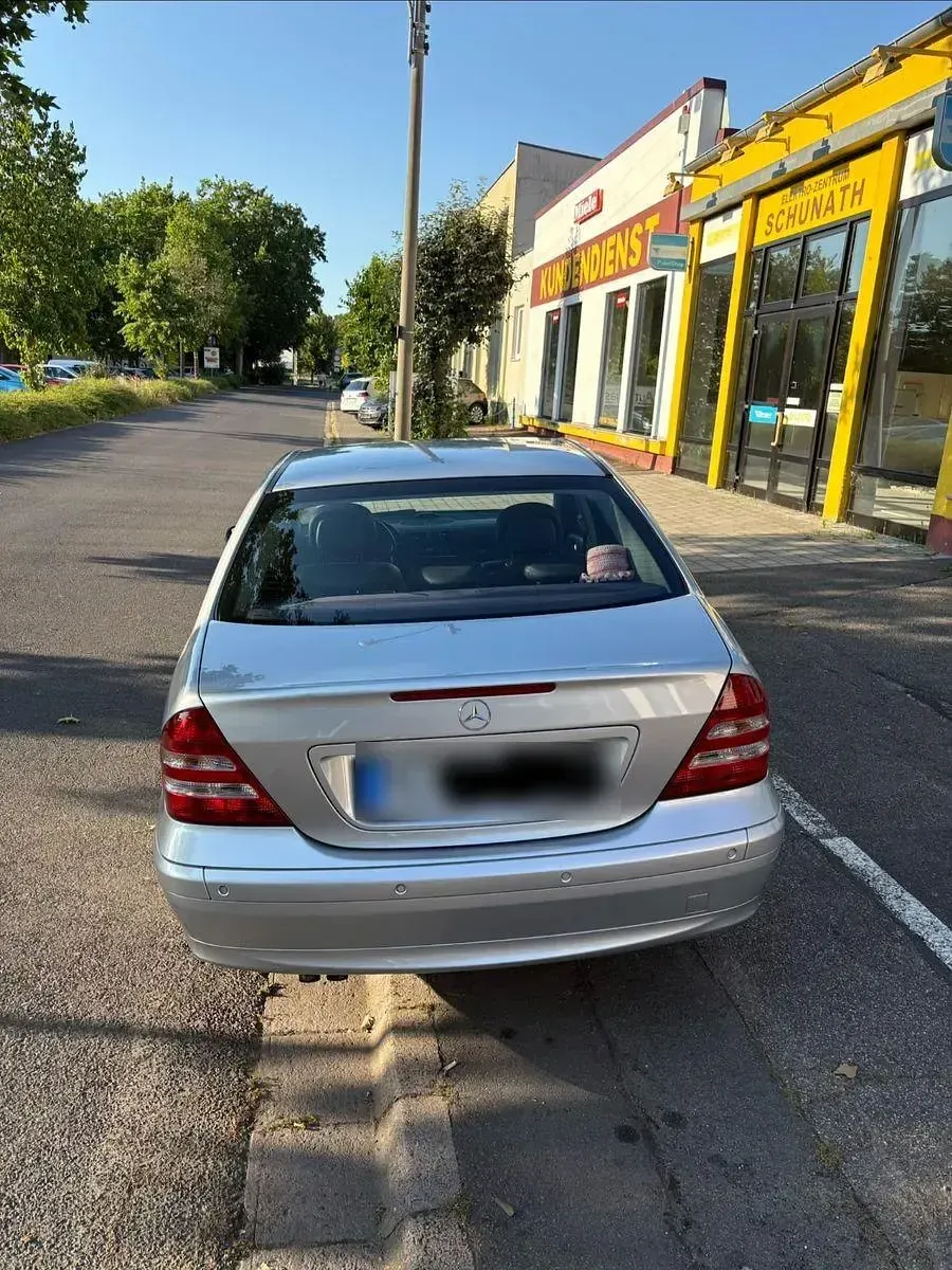 Gebraucht Mercedes C200 Elegance 163 PS (119 kW) 2006 Silber Limousine