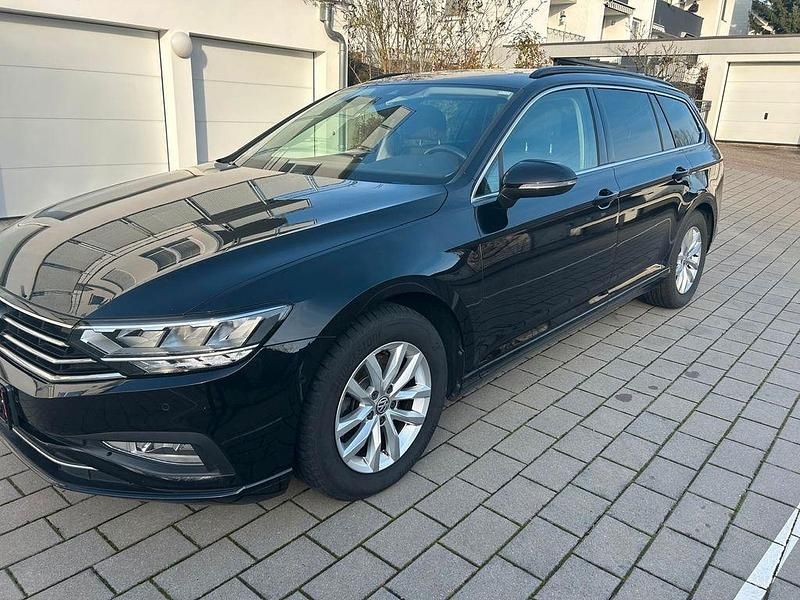 Schwarz Gebraucht 2020 VW Passat Business Kombi | 19.600 € (Guter Preis) - Bild 1/4