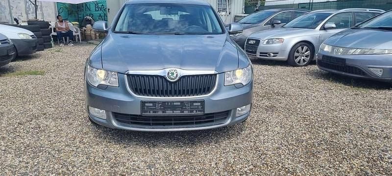 Grau Gebraucht 2008 Skoda Superb Elegance Limousine | 2.400 € (Superpreis) - Bild 1/4