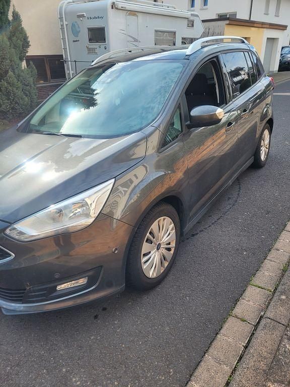 Grau Gebraucht 2019 Ford Grand C-Max Cool & Connect Van / Kleinbus | 12.999 € (Fairer Preis) - Bild 1/4