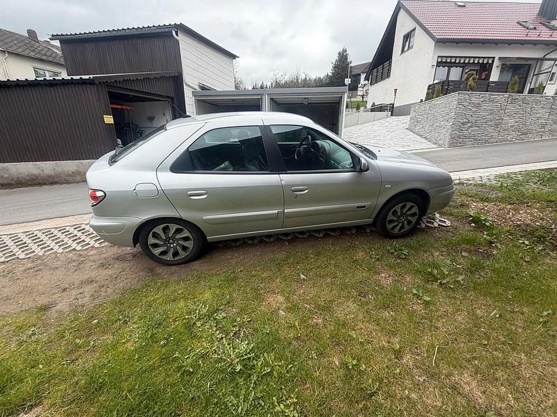 Second-hand Citroën Xsara 75 CP (55 kW) 2003 Gri Hatchback