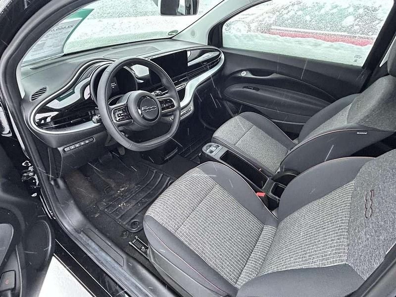 Gebraucht Fiat 500e Icon 86 kW (118 PS) 2022 Colore esterno (onyx schwarz) Cabrio