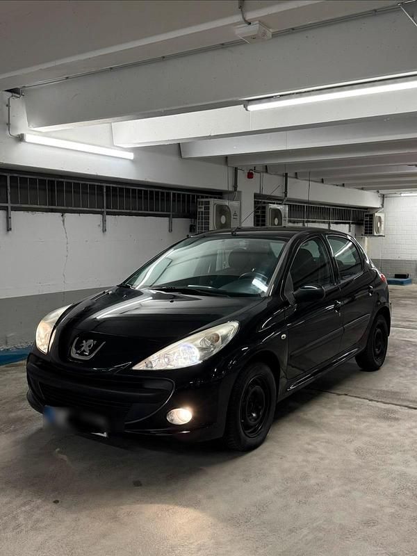 Gebraucht Peugeot 206+ 73 PS (53 kW) 2012 Schwarz Kleinwagen