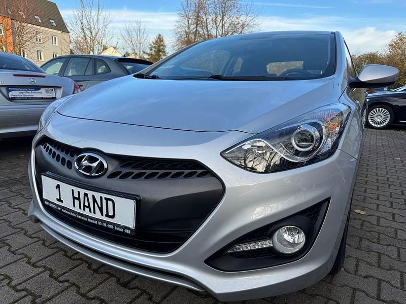 Silber Gebraucht 2013 Hyundai i30 Coupé | 6.900 € (Fairer Preis) - Bild 1/4