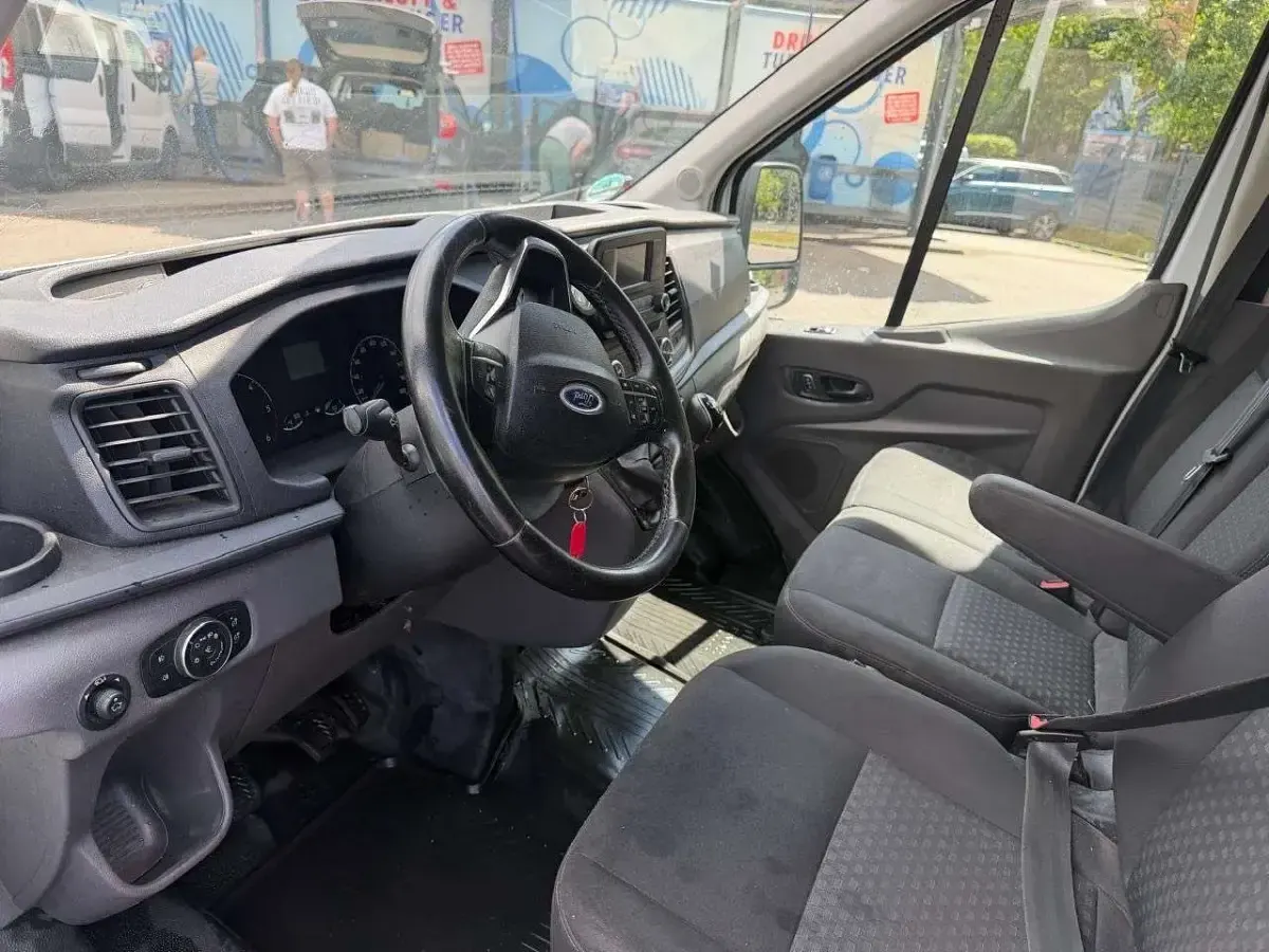 Gebraucht Ford Transit Basis 170 PS (125 kW) 2019 Weiß Van
