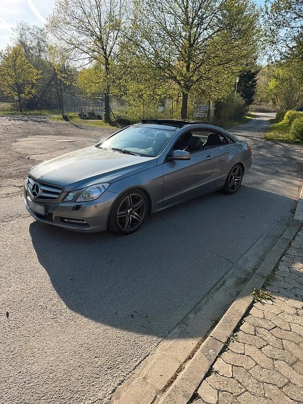 Gebraucht Mercedes E350 231 PS (169 kW) 2011 Grau Coupé