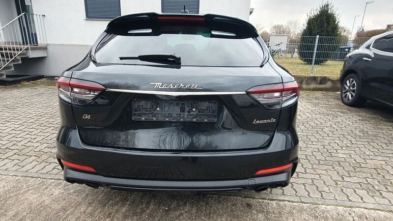 Gebraucht Maserati Levante 349 PS (256 kW) 2022 Schwarz SUV