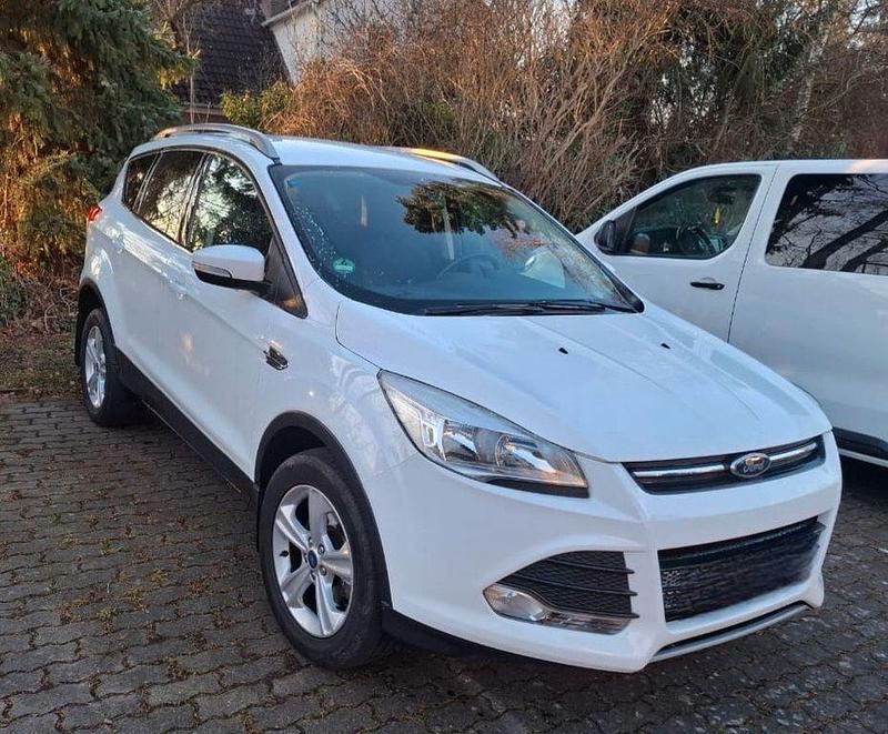 Gebraucht Ford Kuga Individual 140 PS (102 kW) 2014 Weiß SUV