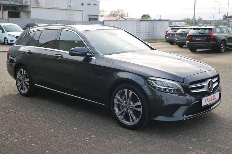 Gebraucht Mercedes C300e Avantgarde 194 PS (142 kW) 2020 Graphitgrau Kombi