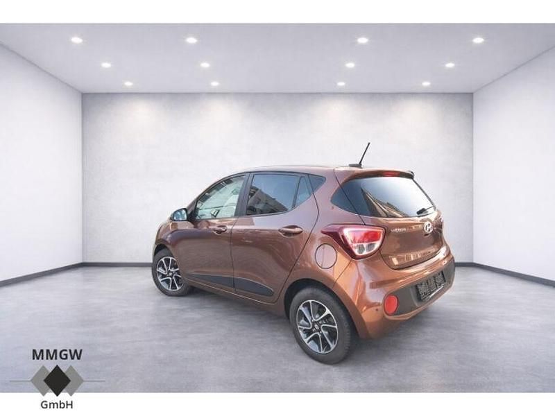 Gebraucht Hyundai i10 Style 87 PS (63 kW) 2017 Braun Kleinwagen