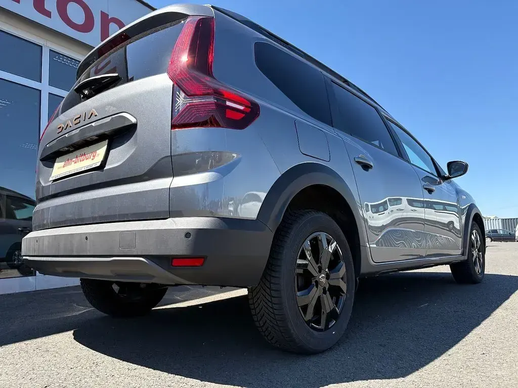 Gebraucht Dacia Jogger Extreme 110 PS (80 kW) 2025 Grau Van / Kleinbus