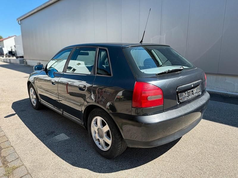 Gebraucht Audi A3 Ambiente 101 PS (74 kW) 1999 Schwarz Kleinwagen