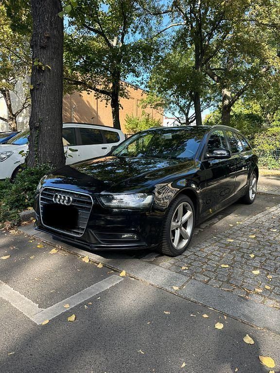 Schwarz Gebraucht 2013 Audi A4 Ambiente Kombi | 8.600 € (Fairer Preis) - Bild 1/4