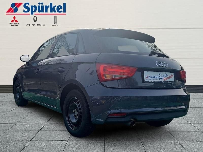 Gebraucht Audi A1 Sportback Basis 95 PS (69 kW) 2018 Grau Kleinwagen