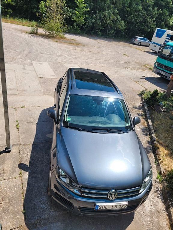 Grau Gebraucht 2014 VW Touareg Edition SUV | 14.000 € (Fairer Preis) - Bild 1/4
