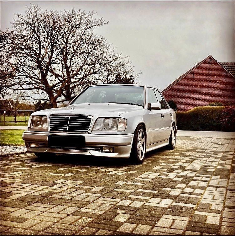 Gebraucht Mercedes E320 220 PS (161 kW) 1994 Silber Limousine