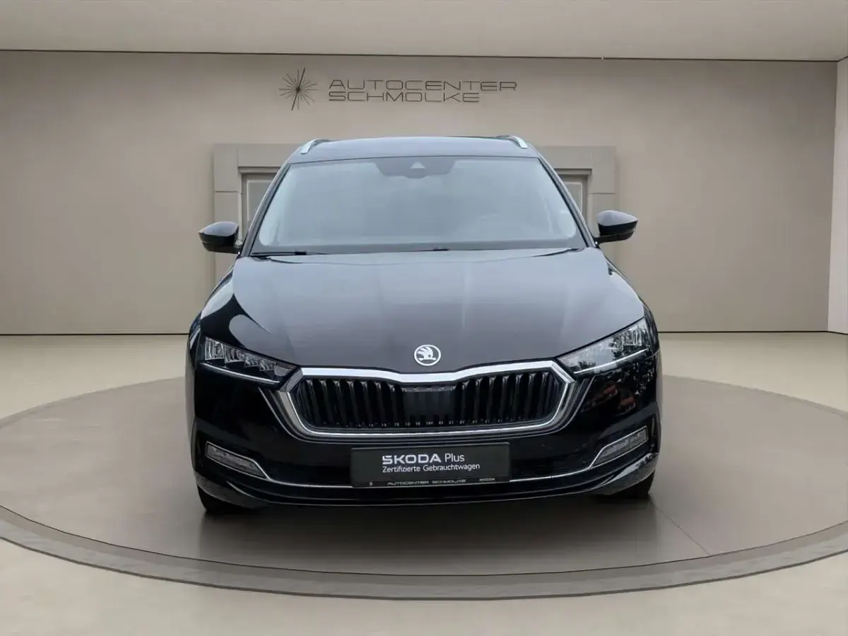 Gebraucht Skoda Octavia Selection 150 PS (110 kW) 2024 Schwarzmagic perleffekt Kombi
