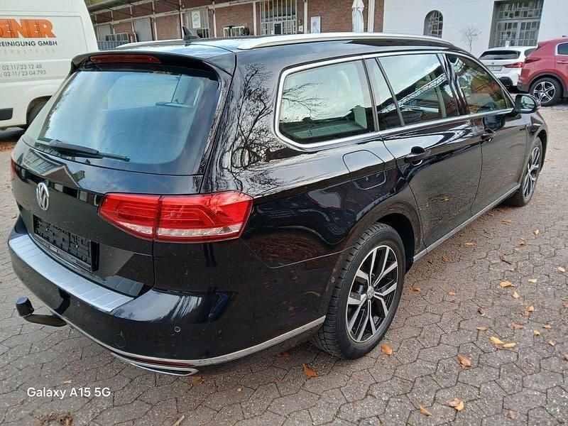 Gebraucht VW Passat Highline 156 PS (114 kW) 2017 Schwarz Kombi