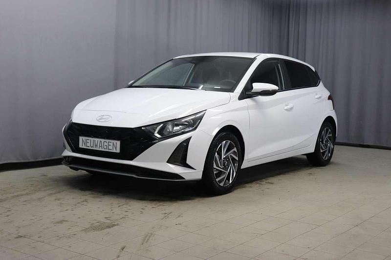 Atlas white Gebraucht 2023 Hyundai i20 Kleinwagen | 18.580 € (Guter Preis) - Bild 1/4